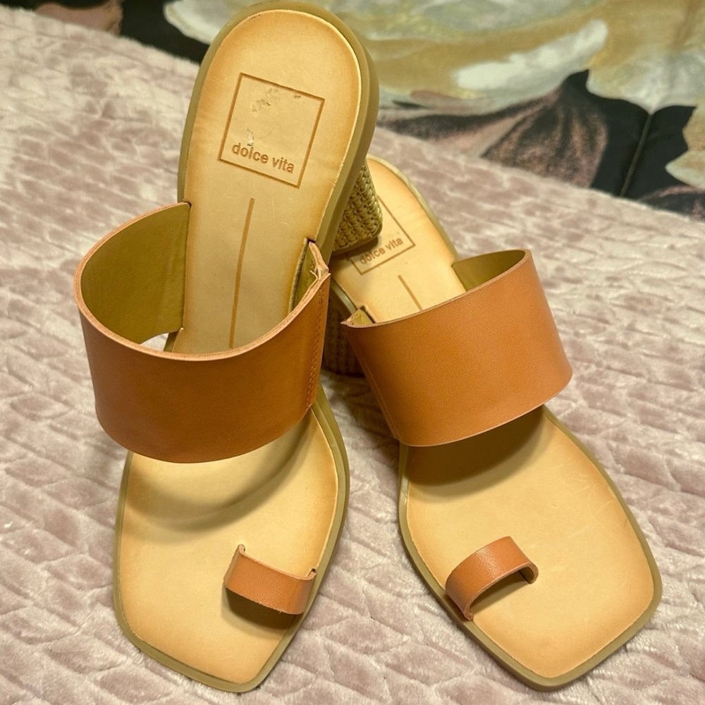 Dolce Vita Tan Sandals Minimalist Design